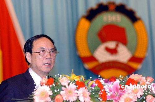 陈绍基连任广东省政协主席(附简历)