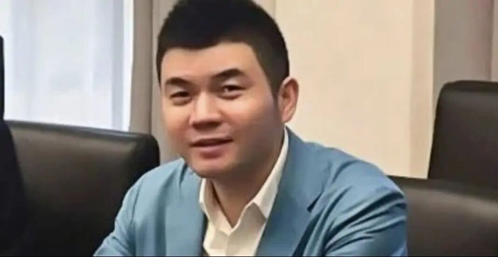 ����Сΰ������Ƭ